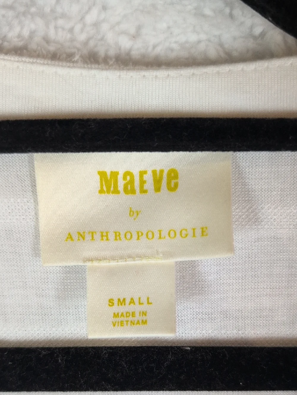 550-Anthropologie White Textured Wrap Blouse - Women’s Top - Picture 3 of 6